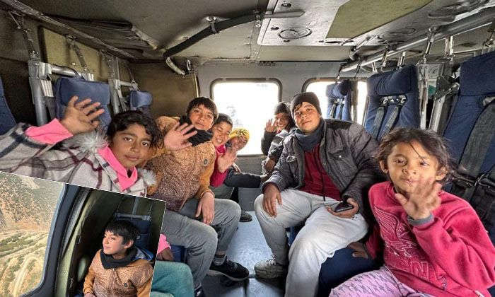 Bakan Kurum, depremzede çocukların helikoptere binme isteğini yerine getirdi