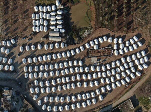 Suriye Milli Ordusu depremzedelerin yardımına koştu