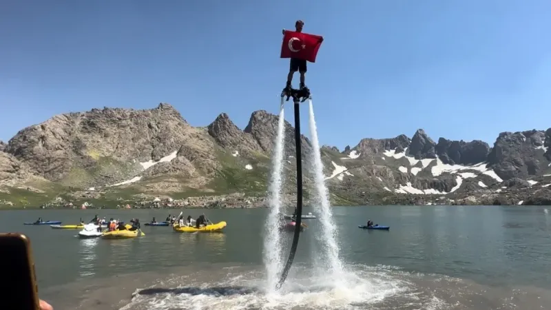 Bakan Yerlikaya Türkiye’nin en yüksek festivali olan Yüksekova ‘6.Cilo Fest’e katıldı