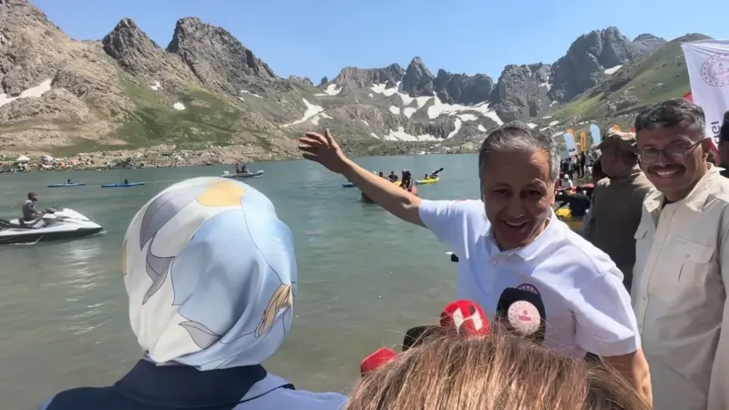 Bakan Yerlikaya Türkiye’nin en yüksek festivali olan Yüksekova ‘6.Cilo Fest’e katıldı