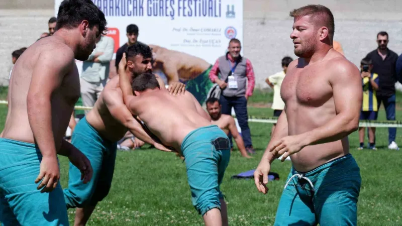 Erzurum’da karakucak güreşlerinde İsmail Balaban ve Turan Balaban kardeşler birbirine rakip oldu