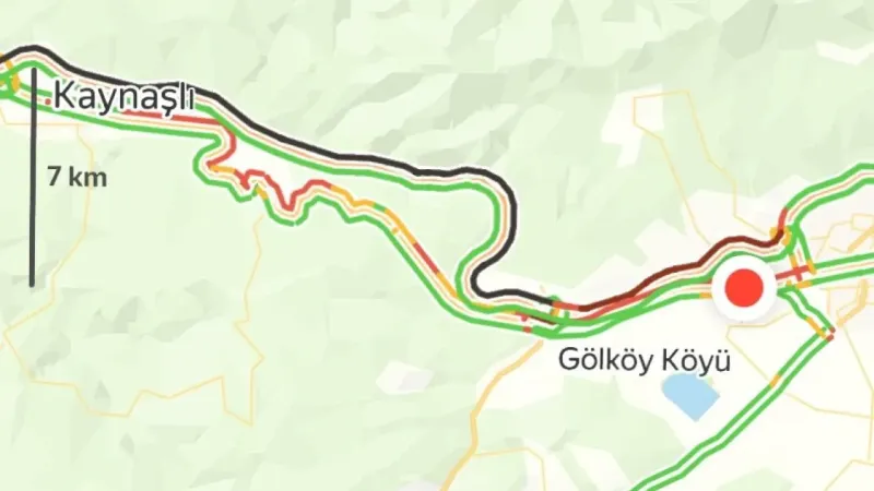 Bolu’da İstanbul istikametinde kilometrelerce araç kuyruğu oluştu