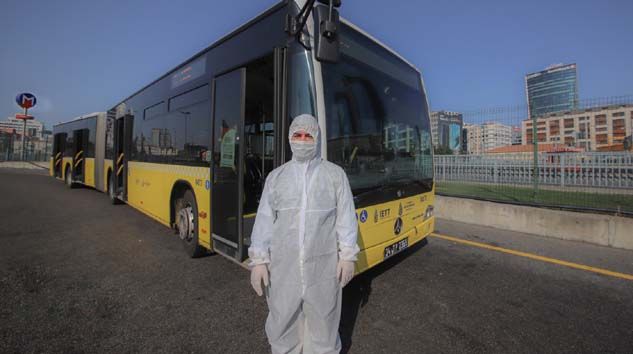 Metrobüs şoförleri tulum giymeye başladı