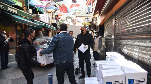Kadıköy Belediyesi’nden esnaf derneklerine destek