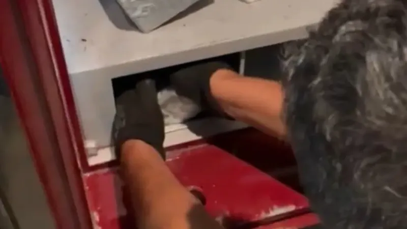 Kara para aklayan çeteye darbe: 2 milyon 336 bin dolar ele geçirildi