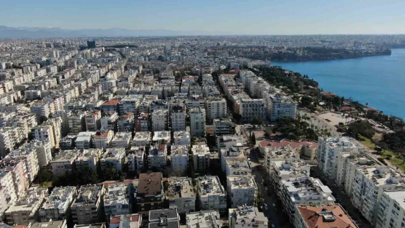 Antalya’da 2 bin yabancı uyruklu kişi kayıt dışı emlakçılık yapıyor