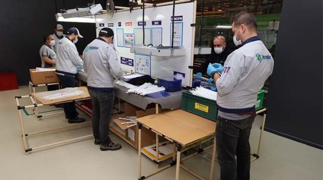 Ecoplas Otomotiv sağlık çalışanları için siperlik maske üretiyor