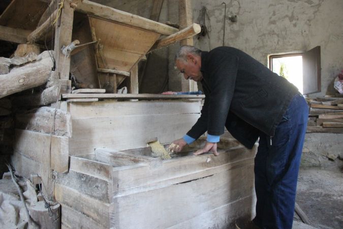 168 Yıldır Dönen Değirmen Taşı