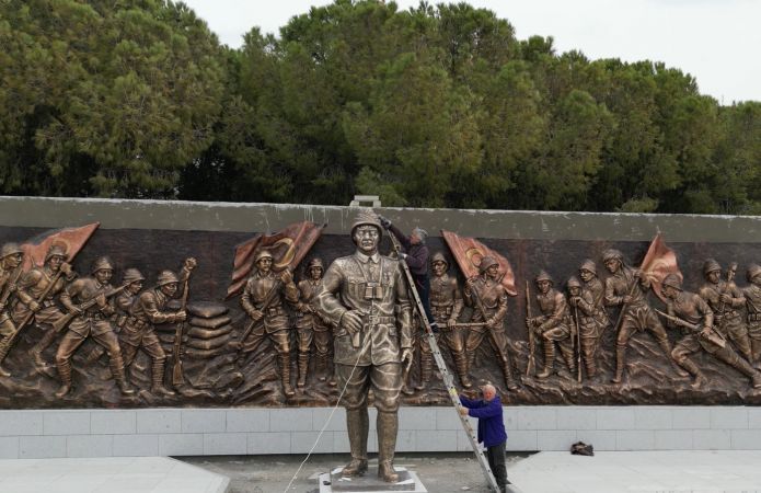 100’üncü Yıla Muhteşem Şehitler Abidesi