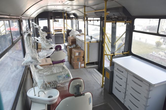 Hatay’a Depremzedeler İçin Mobil Diş Kliniği