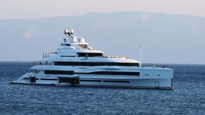 Milyarderlerin lüks yatları Bodrum koylarında: "Blue ve Mar yatları gövde gösterisi yaptı" Milyarderlerin lüks yatları Bodrum koylarında: "Blue ve Mar yatları gövde gösterisi yaptı"