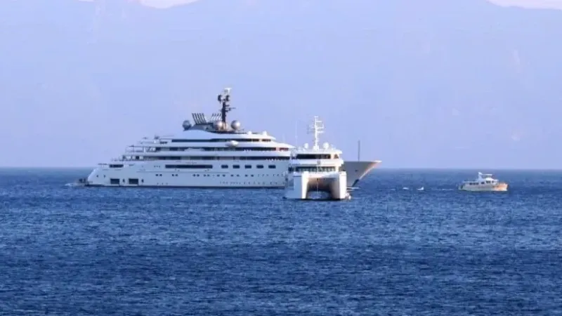 Milyarderlerin lüks yatları Bodrum koylarında: "Blue ve Mar yatları gövde gösterisi yaptı" Milyarderlerin lüks yatları Bodrum koylarında: "Blue ve Mar yatları gövde gösterisi yaptı"