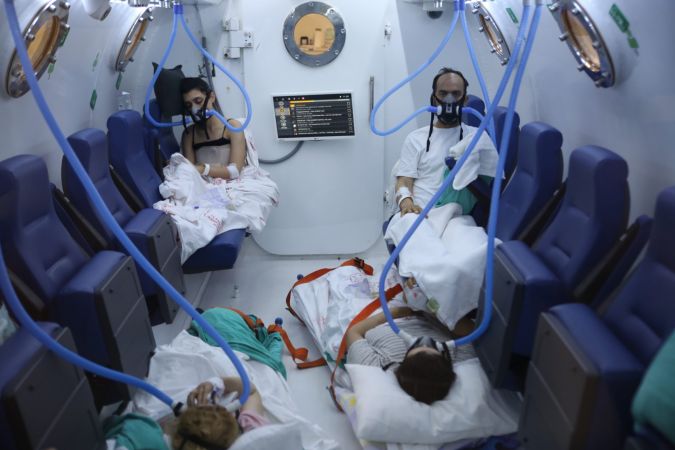 Depremzedeler Hiperbarik Tedaviyle Hayata Tutunuyor