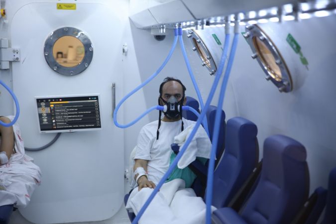 Depremzedeler Hiperbarik Tedaviyle Hayata Tutunuyor