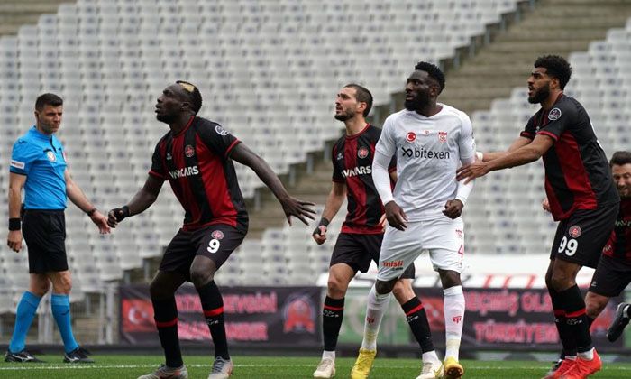 Gol düellosundan galip çıkan Fatih Karagümrük oldu