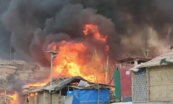 Bangladeş’te mülteci kampındaki yangında 2 bin ev küle döndü