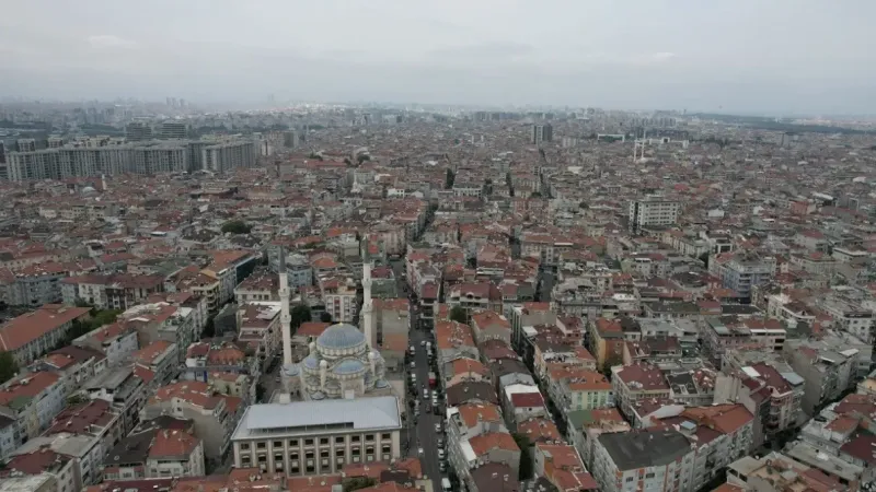 “İstanbul’da kendiliğinden yıkılacak 400 bina var”