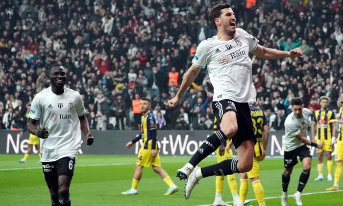Beşiktaş üç hafta sonra üç puan kazandı