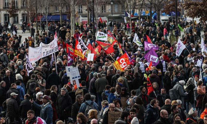 Fransa’da sendikalardan 7 Mart’ta emeklilik reformuna karşı grev çağrısı