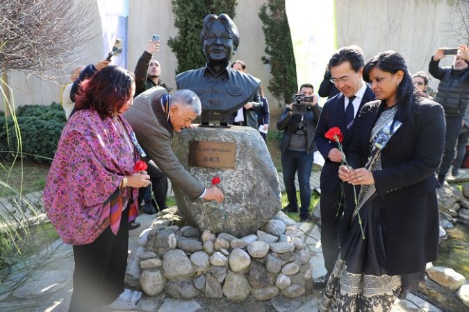 Depremzedeler Sarıyer de anıldı