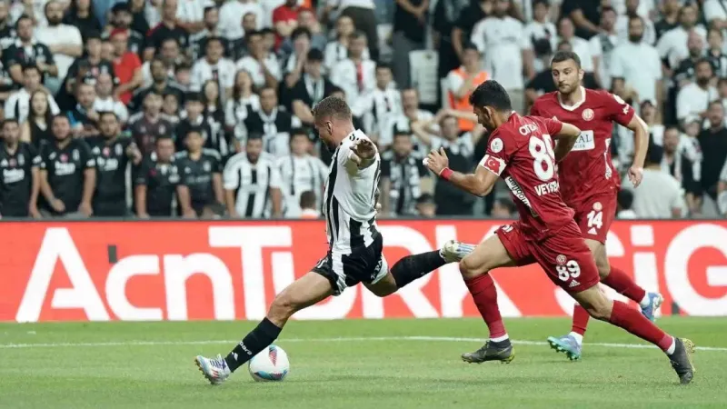 Beşiktaş, Antalyaspor'u 3-2 ile geçti 