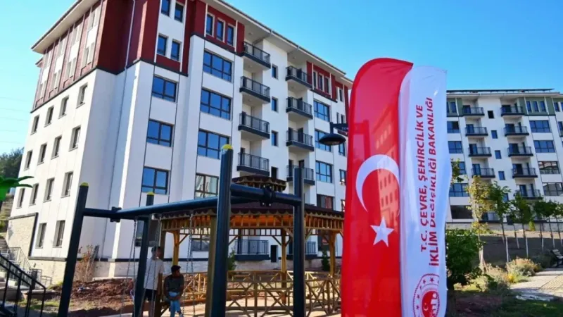 Osmaniye’de 90 deprem konutun daha anahtar teslimi yapıldı