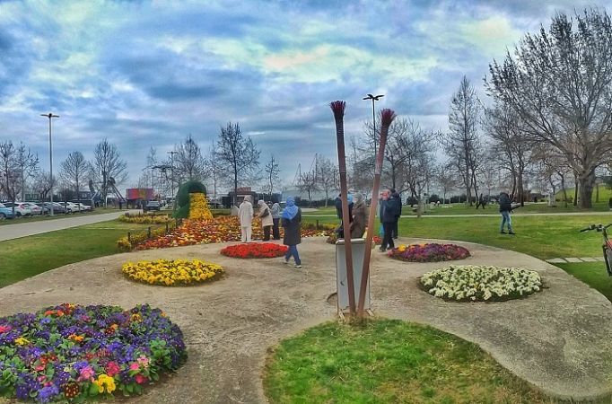 Yalova çiçeklerle süsleniyor