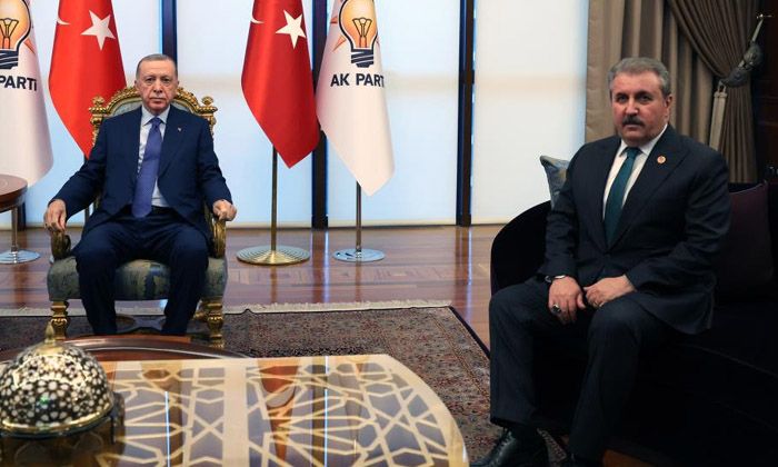 Destici: Cumhurbaşkanımız ve AK Parti heyetiyle faydalı bir görüşme gerçekleştirdik Destici: Cumhurbaşkanımız ve AK Parti heyetiyle faydalı bir görüşme gerçekleştirdik