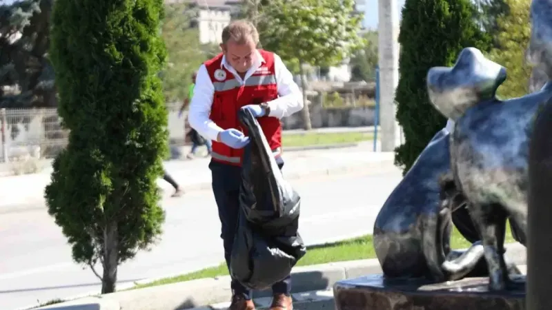 Bolu’da yere tüküren ve çöp atanlara 5 milyon 297 bin 463 TL ceza kesildi Bolu’da yere tüküren ve çöp atanlara 5 milyon 297 bin 463 TL ceza kesildi