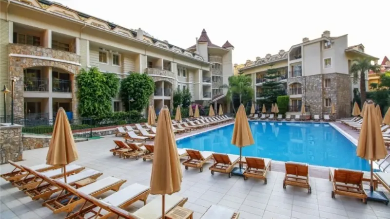 Marmaris’te üniversitelilere beş yıldızlı havuzlu KYK yurdu