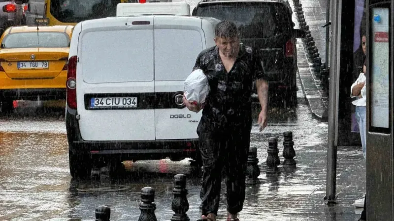 İstanbul’da sağanak yağış etkili oluyor