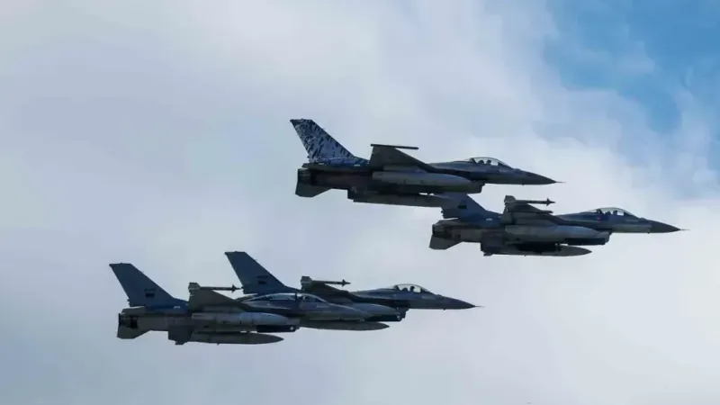 Ukrayna, bir F-16 savaş uçağının düştüğünü açıkladı