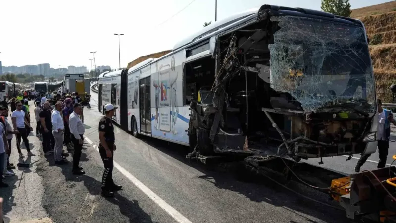 Metrobüs kazasına ilişkin 5 kişi tutuklanarak cezaevine gönderildi