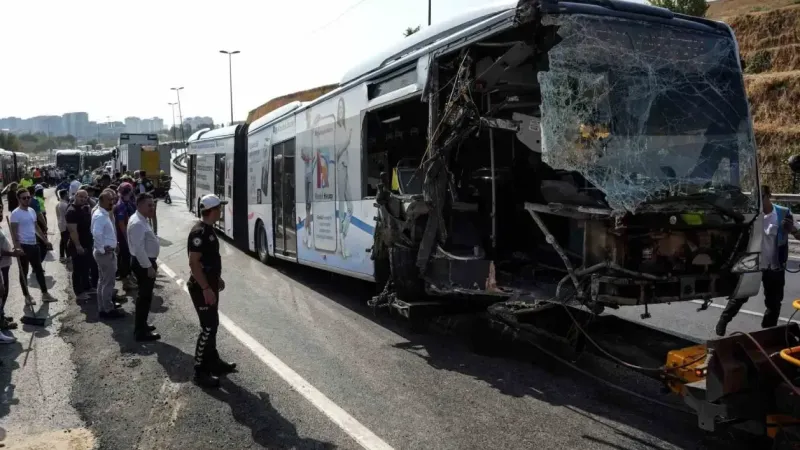 Metrobüs kazasına ilişkin 5 kişi tutuklanarak cezaevine gönderildi