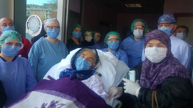 92 yaşındaki kadın korona virüsü yendi