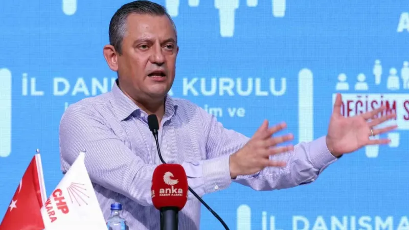 CHP Genel Başkanı Özel: "Bu akşam Kılıçdaroğlu ile bir araya gelip tüzükle ilgili önerilerini alacağım"