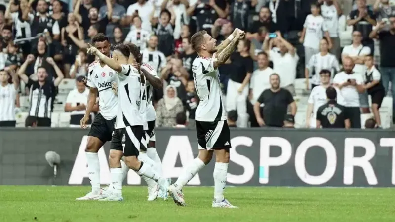 Sivasspor'u mağlup eden Beşiktaş üçte üç yaptı