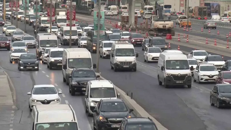 İstanbul’da eğitim-öğretim döneminin başlamasıyla birlikte trafikte yoğunluk oluştu