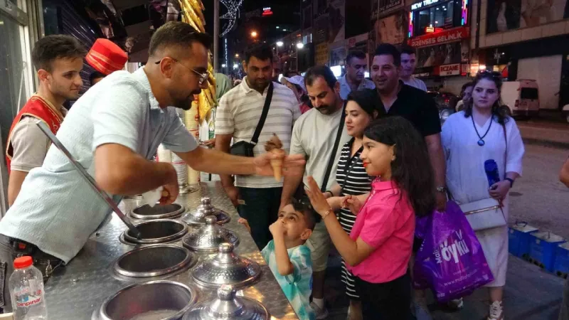 İranlılar Van’a akın etti