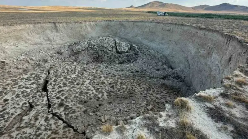 Konya’da 100 metrelik yeni obruk