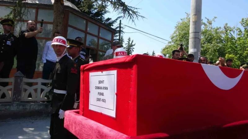 Şehit Piyade Binbaşı Isparta’da son yolculuğuna uğurlandı Şehit Piyade Binbaşı Isparta’da son yolculuğuna uğurlandı