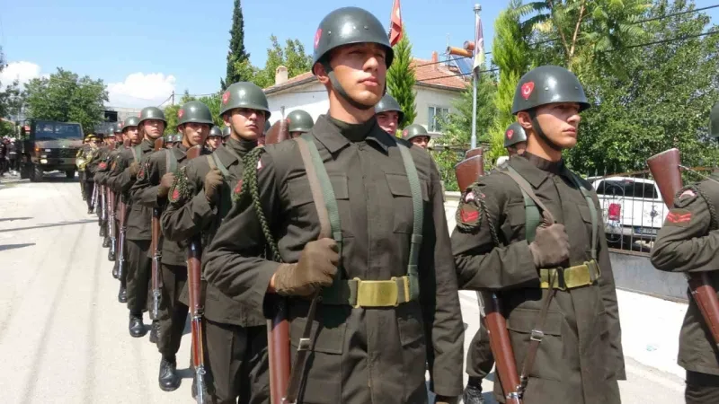 Şehit Piyade Binbaşı Isparta’da son yolculuğuna uğurlandı Şehit Piyade Binbaşı Isparta’da son yolculuğuna uğurlandı