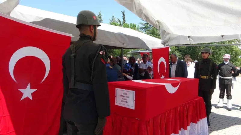Şehit Piyade Binbaşı Isparta’da son yolculuğuna uğurlandı Şehit Piyade Binbaşı Isparta’da son yolculuğuna uğurlandı