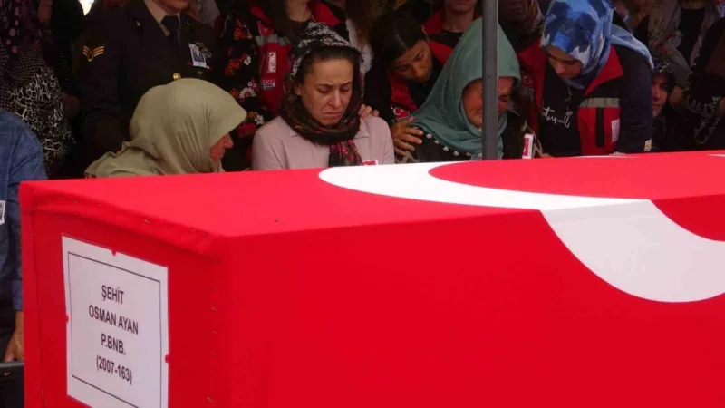 Şehit Piyade Binbaşı Isparta’da son yolculuğuna uğurlandı Şehit Piyade Binbaşı Isparta’da son yolculuğuna uğurlandı