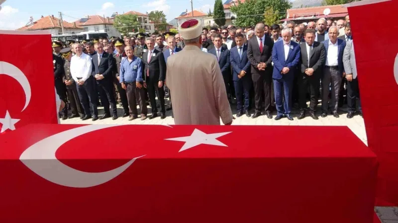 Şehit Piyade Binbaşı Isparta’da son yolculuğuna uğurlandı Şehit Piyade Binbaşı Isparta’da son yolculuğuna uğurlandı