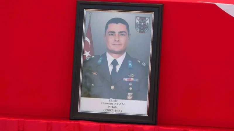 Şehit Piyade Binbaşı Isparta’da son yolculuğuna uğurlandı Şehit Piyade Binbaşı Isparta’da son yolculuğuna uğurlandı