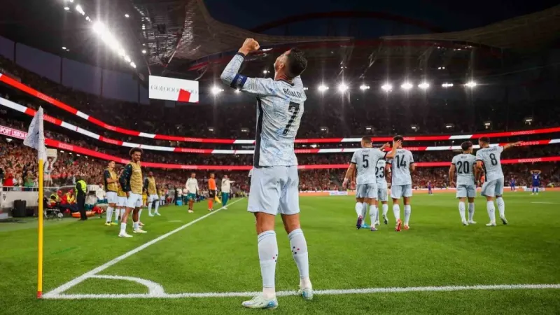 Cristiano Ronaldo, 900. golünü attı, futbol tarihine geçti Cristiano Ronaldo, 900. golünü attı, futbol tarihine geçti