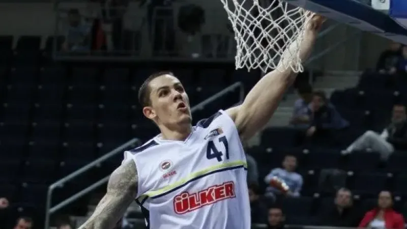 Eski milli basketbolcu Karaman, trafik kazasında hayatını kaybetti