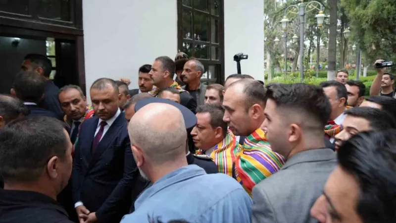 MHP Genel Sekreteri İsmet Büyükataman Ertuğrul Gazi Türbesi’ne alınmayınca arbede yaşandı