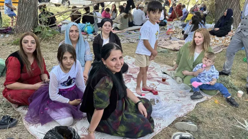 Aşiret festivaline 20 bin kişi katıldı, 300 koyun kesildi